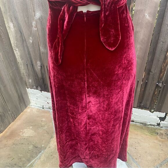 Reformation Livia Open-back Velvet Midi Dress size 0 - Picture 4 of 9